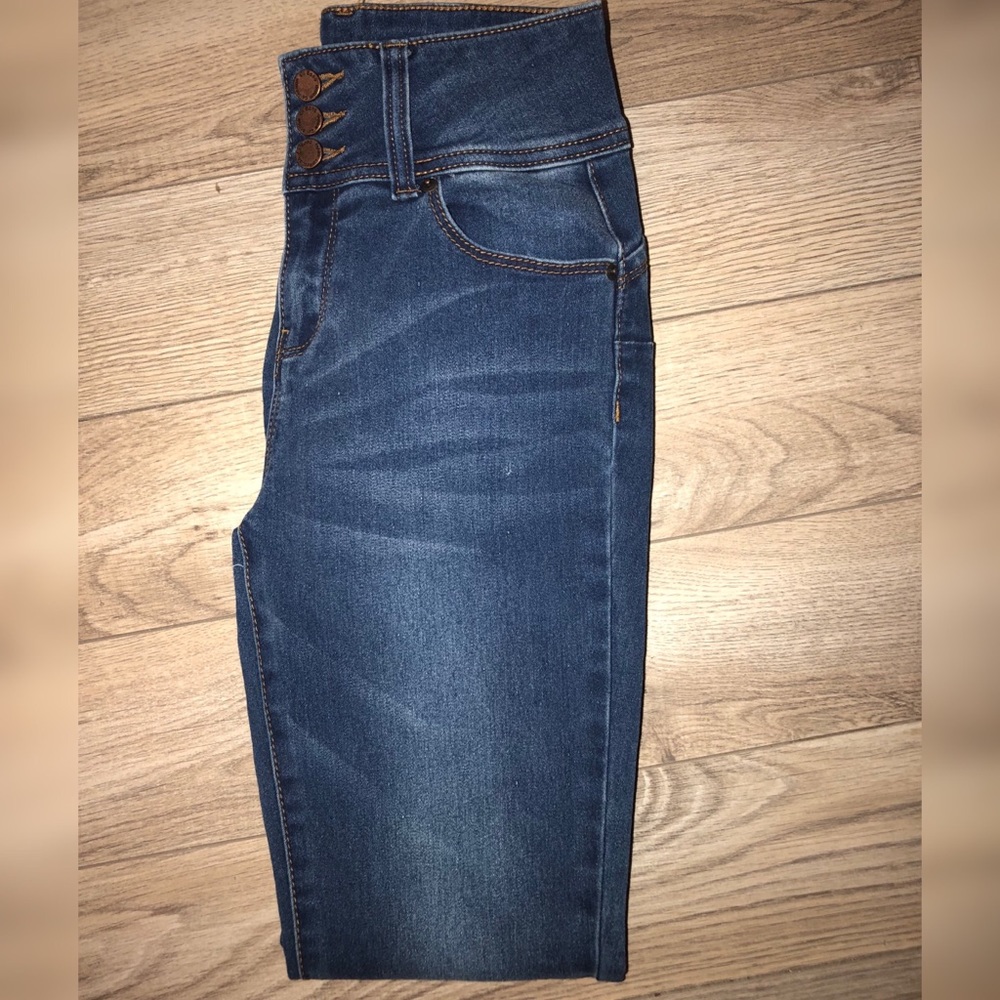 High waisted dark jeans